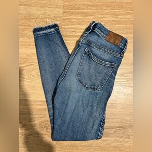 Madewell Women’s 9” Mid Rise Skinny‎ Jeans in York Wash Size 28